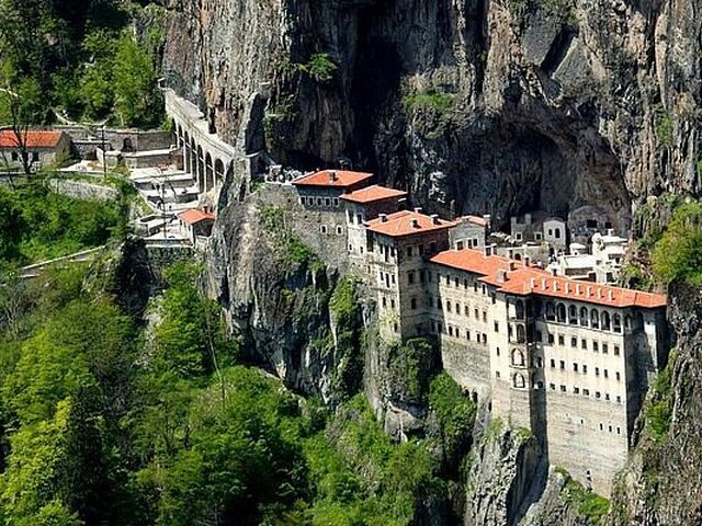 Trabzon Çıkışlı Sümela Manastırı Karaca Mağaraları Turu